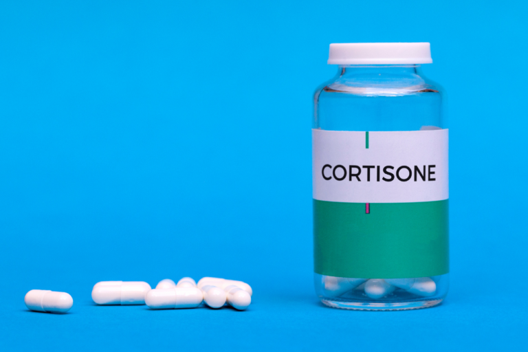 Bote con cápsulas de Cortisona